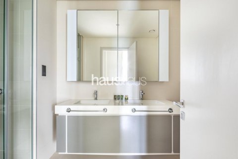 Apartment in Dubai Harbour, Dubai, UAE 2 bedrooms, 107 sq.m. № 626678 - photo 10