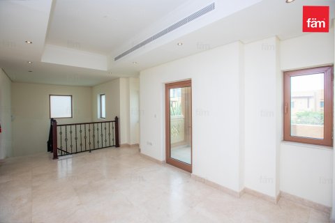 Villa in Al Furjan, Dubai, UAE 5 bedrooms, 600 sq.m. № 624932 - photo 12