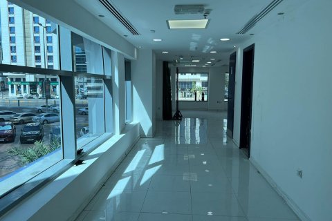 Komerční nemovitost v Khalifa Street, Abu Dhabi, SAE 604 m² Č.: 594925 - fotografie 2