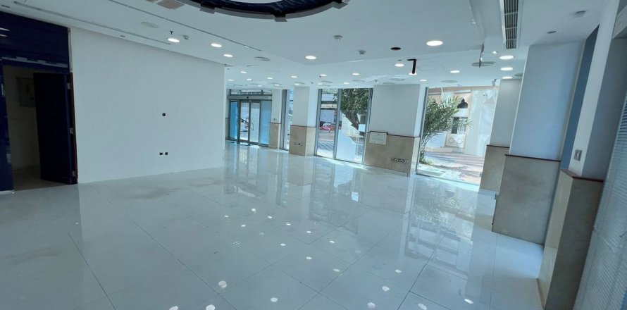Komerční nemovitost v Khalifa Street, Abu Dhabi, SAE 604 m² Č.: 594925