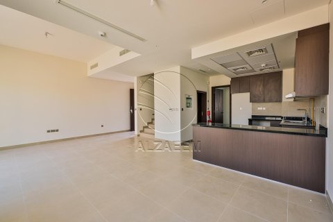 Shtëpi në qytet në Khalifa City, Abu Dhabi, Emiratet e Bashkuara Arabe 2 dhoma gjumi, 124 m2. № 616078 - Foto 3
