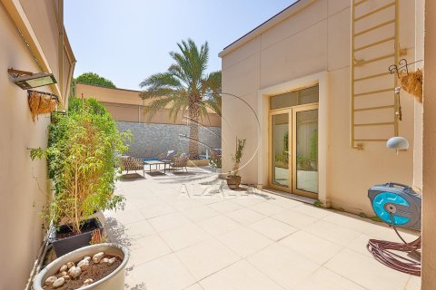 Vila v Abu Dhabi, SAE 5 ložnice, 592 m² Č.: 616074 - fotografie 24