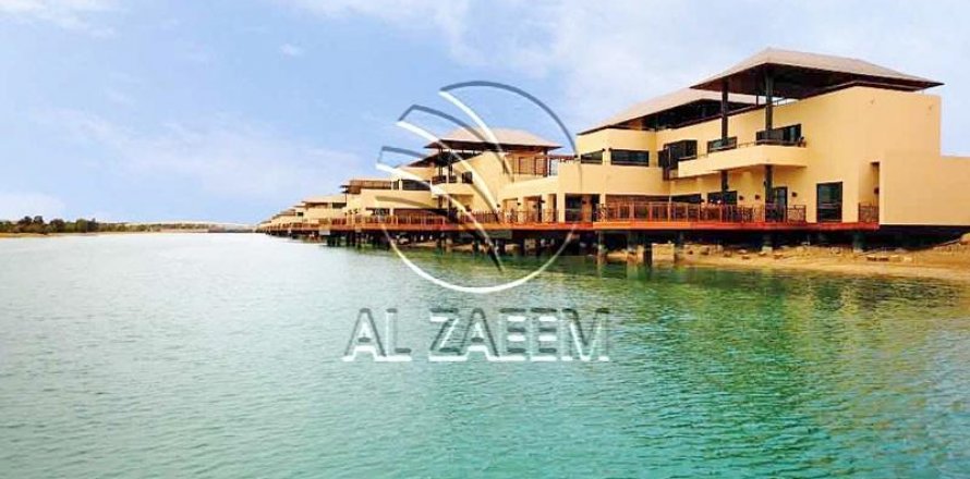 Villa in Al Gurm, Abu Dhabi, UAE 4 bedrooms, 1254 sq.m. № 616077