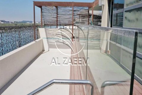 Villa in Al Gurm, Abu Dhabi, UAE 4 bedrooms, 1254 sq.m. № 616077 - photo 3