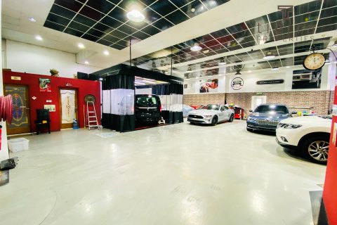 Magazinë në Al Quoz, Dubai, Emiratet e Bashkuara Arabe 204.4 m2. № 569336 - Foto 1