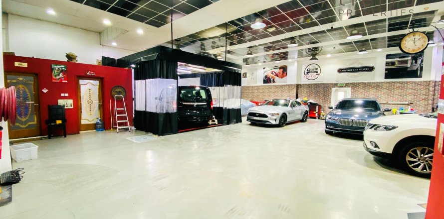 Magazinë në Al Quoz, Dubai, Emiratet e Bashkuara Arabe 204.4 m2. № 569336