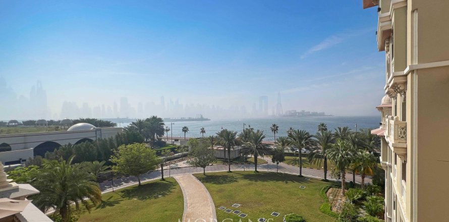 Apartment in Palm Jumeirah, Dubai, UAE 1 bedroom, 104.1 sq.m. № 610060
