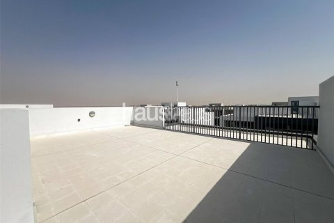 Villa in Dubai South (Dubai World Central), Dubai, UAE 5 bedrooms, 390 sq.m. № 626121 - photo 20