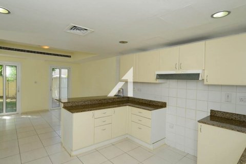 Vila v The Lakes, Dubai, SAE 3 ložnice, 380.4 m² Č.: 623874 - fotografie 7