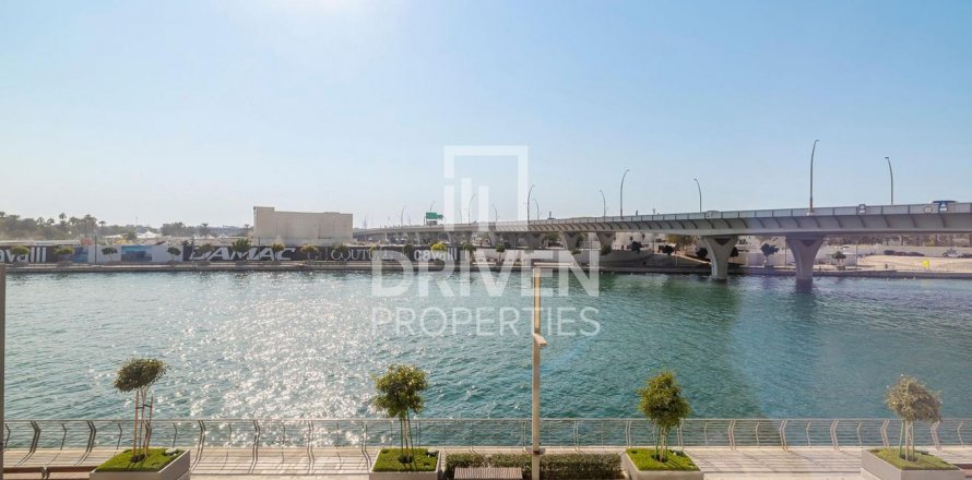 Apartment in Al Wasl, Dubai, UAE 2 bedrooms, 132 sq.m. № 601661