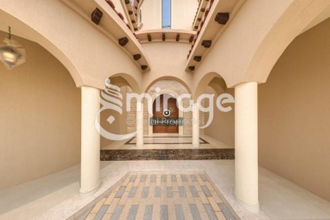 Vila v Abu Dhabi, SAE 5 ložnice, 619 m² Č.: 597192 - fotografie 3