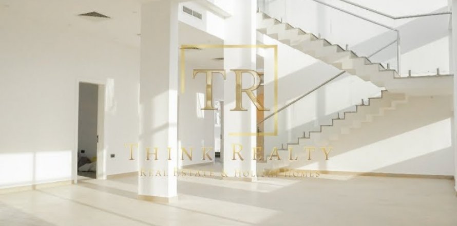 Villa in Jumeirah Park, Dubai, UAE 6 bedrooms, 756 sq.m. № 361509