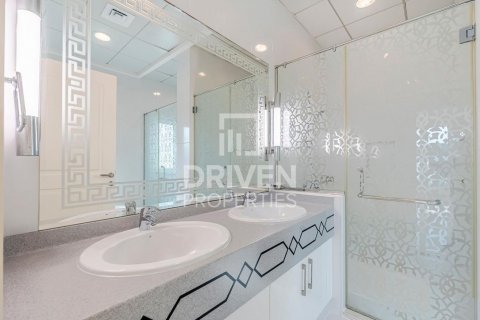 Villa in Jumeirah, Dubai, UAE 5 bedrooms, 493 sq.m. № 603595 - photo 11