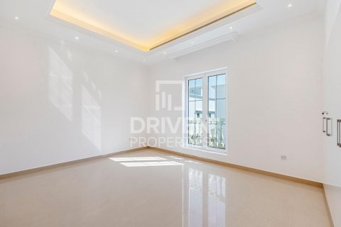 Villa in Jumeirah, Dubai, UAE 5 bedrooms, 493 sq.m. № 603595 - photo 9