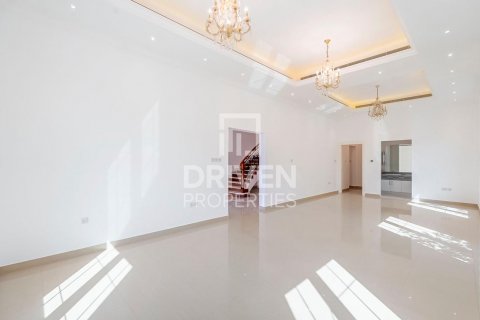 Villa in Jumeirah, Dubai, UAE 5 bedrooms, 493 sq.m. № 603595 - photo 5