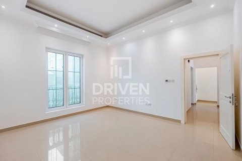 Villa in Jumeirah, Dubai, UAE 5 bedrooms, 493 sq.m. № 603595 - photo 8