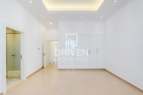 Villa in Jumeirah, Dubai, UAE 5 bedrooms, 493 sq.m. № 603595 - photo 22