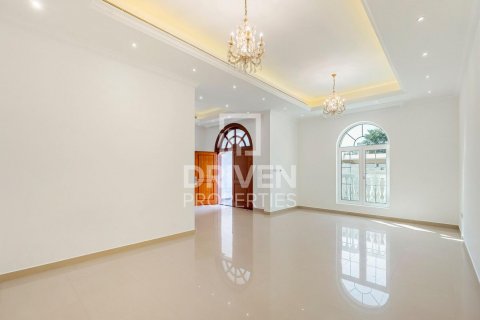 Villa in Jumeirah, Dubai, UAE 5 bedrooms, 493 sq.m. № 603595 - photo 28