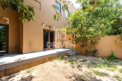 Vilë në Al Furjan, Dubai, Emiratet e Bashkuara Arabe 3 dhoma gjumi, 224 m2. № 603592 - Foto 10