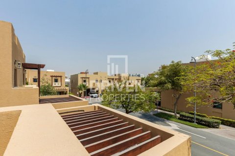 Vilë në Al Furjan, Dubai, Emiratet e Bashkuara Arabe 3 dhoma gjumi, 224 m2. № 603592 - Foto 9