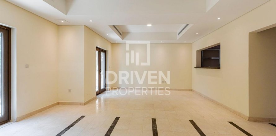 Vilë në Al Furjan, Dubai, Emiratet e Bashkuara Arabe 3 dhoma gjumi, 224 m2. № 603592