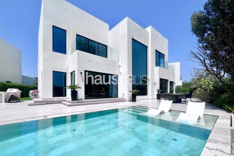 Villa in Jumeirah Islands, Dubai, UAE 5 bedrooms, 1002 sq.m. № 626664 - photo 1