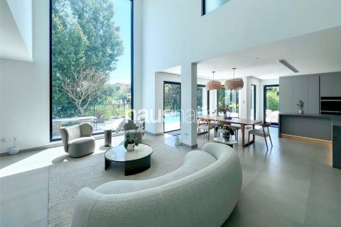 Villa in Jumeirah Islands, Dubai, UAE 5 bedrooms, 1002 sq.m. № 626664 - photo 2