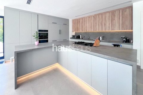 Villa in Jumeirah Islands, Dubai, UAE 5 bedrooms, 1002 sq.m. № 626664 - photo 3