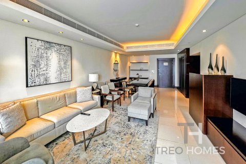 Apartment in Burj Khalifa, Dubai, UAE 2 bedrooms, 161 sq.m. № 586367 - photo 3