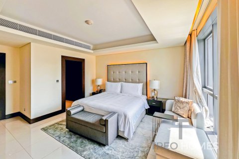 Apartment in Burj Khalifa, Dubai, UAE 2 bedrooms, 161 sq.m. № 586367 - photo 15