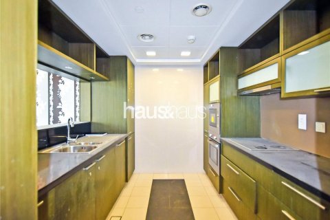 Apartment in Downtown Dubai (Downtown Burj Dubai), Dubai, UAE 2 bedrooms, 124 sq.m. № 625896 - photo 4