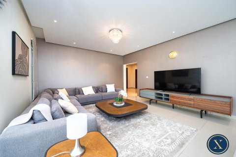 Vilë në Al Furjan, Dubai, Emiratet e Bashkuara Arabe 6 dhoma gjumi, 610 m2. № 627319 - Foto 4