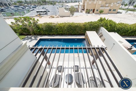 Vilë në Al Furjan, Dubai, Emiratet e Bashkuara Arabe 6 dhoma gjumi, 610 m2. № 627319 - Foto 13