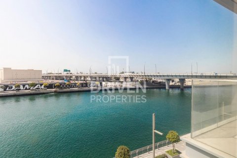 Apartment in Al Wasl, Dubai, UAE 2 bedrooms, 127 sq.m. № 601637 - photo 1