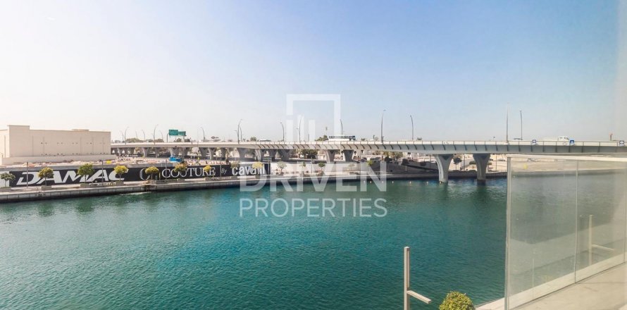 Apartment in Al Wasl, Dubai, UAE 2 bedrooms, 127 sq.m. № 601637