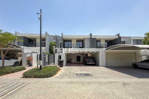 Motor City, Dubai, UAE의 임대용 타운하우스 침실 4개, 269제곱미터 번호 626587 - 사진 3