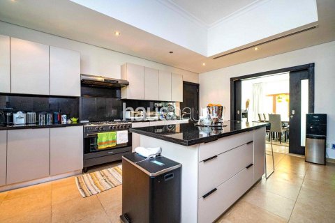 Vilë në Al Furjan, Dubai, Emiratet e Bashkuara Arabe 6 dhoma gjumi, 637 m2. № 625311 - Foto 6