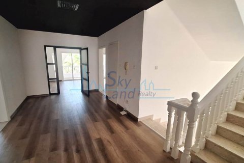 Vila di Dubai, UEA 4 kamar tidur, 371.6 m2 nomor 590071 - foto 6