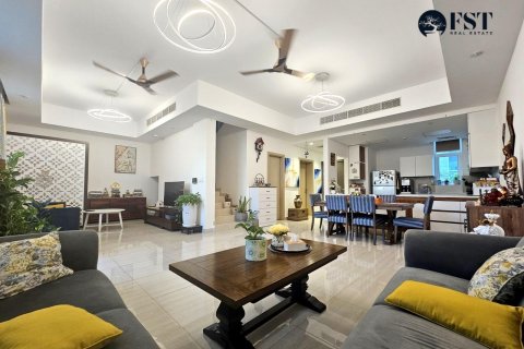Kuća u nizu u Dubai Sports City, Dubai, UAE 4 spavaćih soba, 275.3 m2 Br. 566202 - fotografija 2