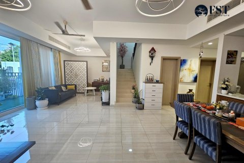 Kuća u nizu u Dubai Sports City, Dubai, UAE 4 spavaćih soba, 275.3 m2 Br. 566202 - fotografija 3