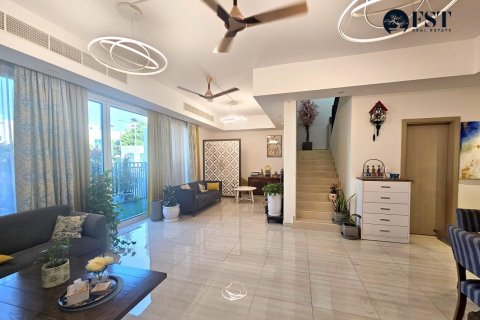 Kuća u nizu u Dubai Sports City, Dubai, UAE 4 spavaćih soba, 275.3 m2 Br. 566202 - fotografija 1