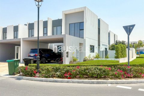 Řadový dům v Dubai Land, Dubai, SAE 4 ložnice, 255 m² Č.: 625676 - fotografie 14