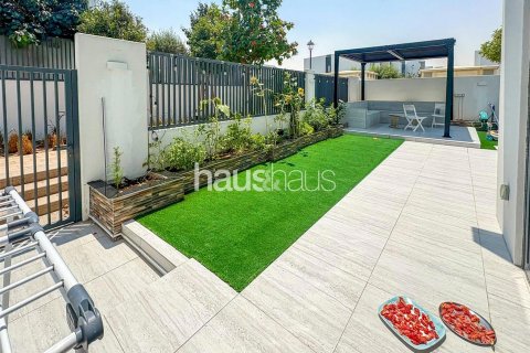Řadový dům v Dubai Land, Dubai, SAE 4 ložnice, 255 m² Č.: 625676 - fotografie 11