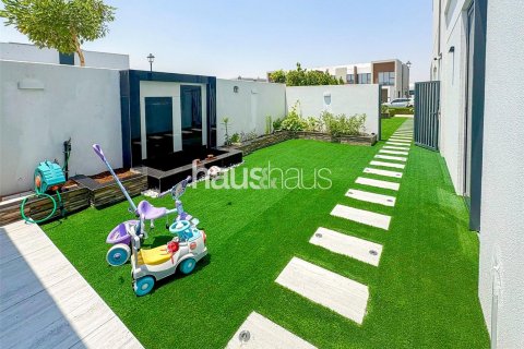 Řadový dům v Dubai Land, Dubai, SAE 4 ložnice, 255 m² Č.: 625676 - fotografie 12