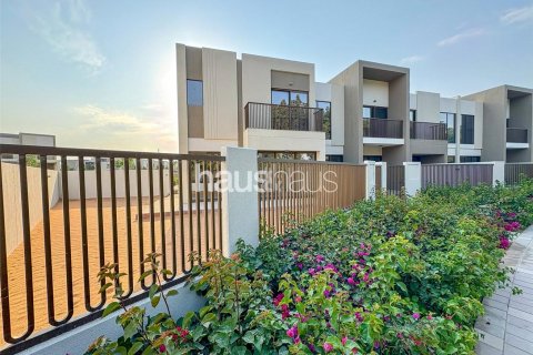 Řadový dům v Dubai Land, Dubai, SAE 4 ložnice, 214 m² Č.: 625677 - fotografie 2