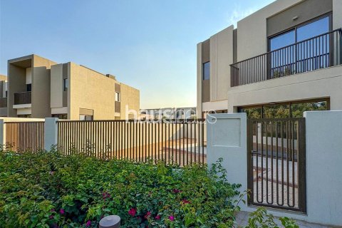Řadový dům v Dubai Land, Dubai, SAE 4 ložnice, 214 m² Č.: 625677 - fotografie 1
