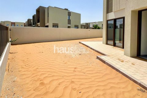 Řadový dům v Dubai Land, Dubai, SAE 4 ložnice, 214 m² Č.: 625677 - fotografie 13