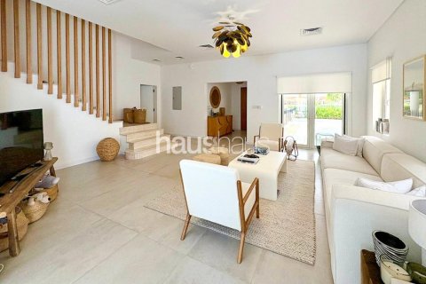 Villa in The Villa, Dubai, UAE 5 bedrooms, 362 sq.m. № 625674 - photo 4