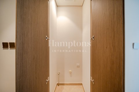 Apartment in Palm Jumeirah, Dubai, UAE 2 bedrooms, 111.57650300 sq.m. № 595742 - photo 12