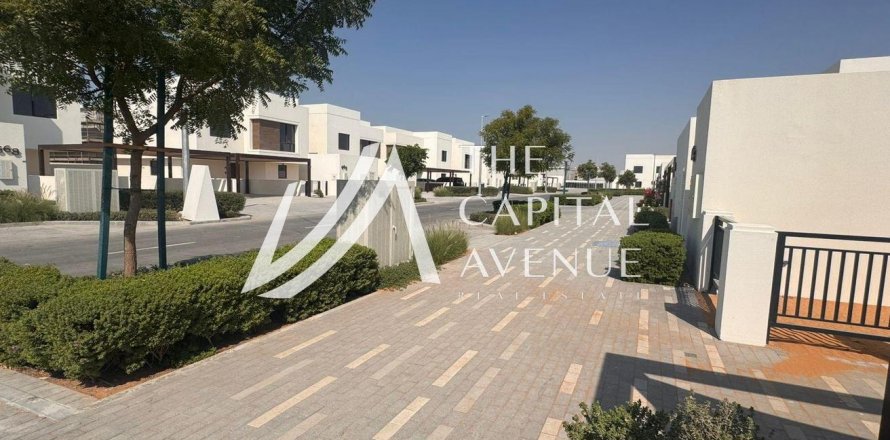 Villa on the Yas Island, Abu Dhabi, UAE 4 bedrooms, 209 sq.m. № 605058
